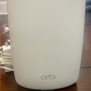 Netgear Orbi Router RBR50v2 - AC 3000 Tri-Band WiFi Mesh Router Powers On